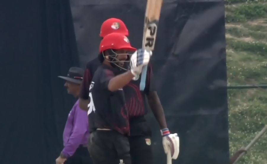 Manpreet Singh fights a lone battle with 66