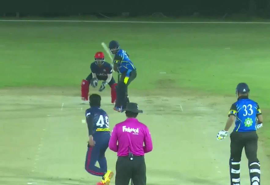 3 for 8! Pramod Varghese slows down Almulla Exchange