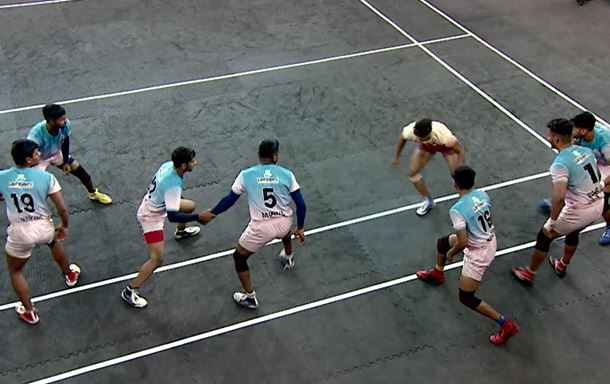 Rahul Ghandge's 15 Tackle points dents Latur