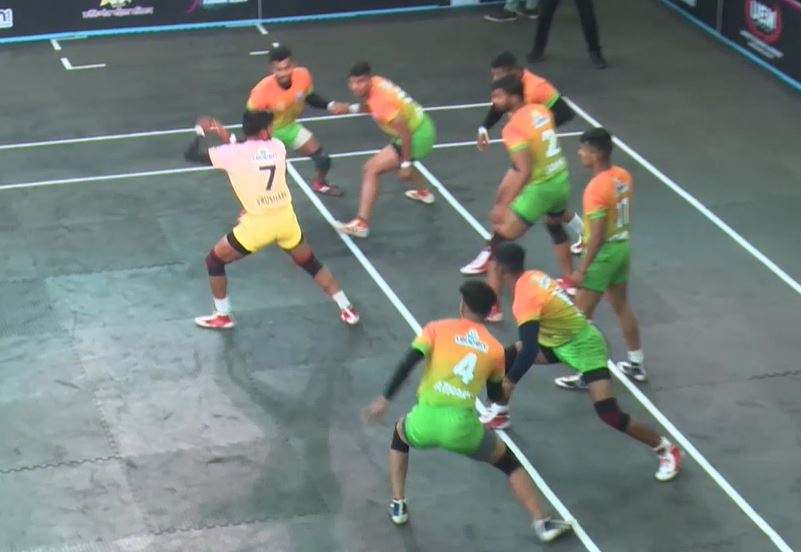 8 Successful Raids! Vrushabh Salunkhe puts on a show