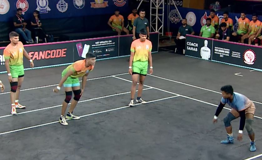 Shardul Patil leads the game with 14 Raid points