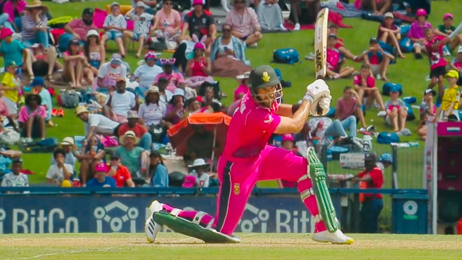 SOUND UP! Markram's sensational knock