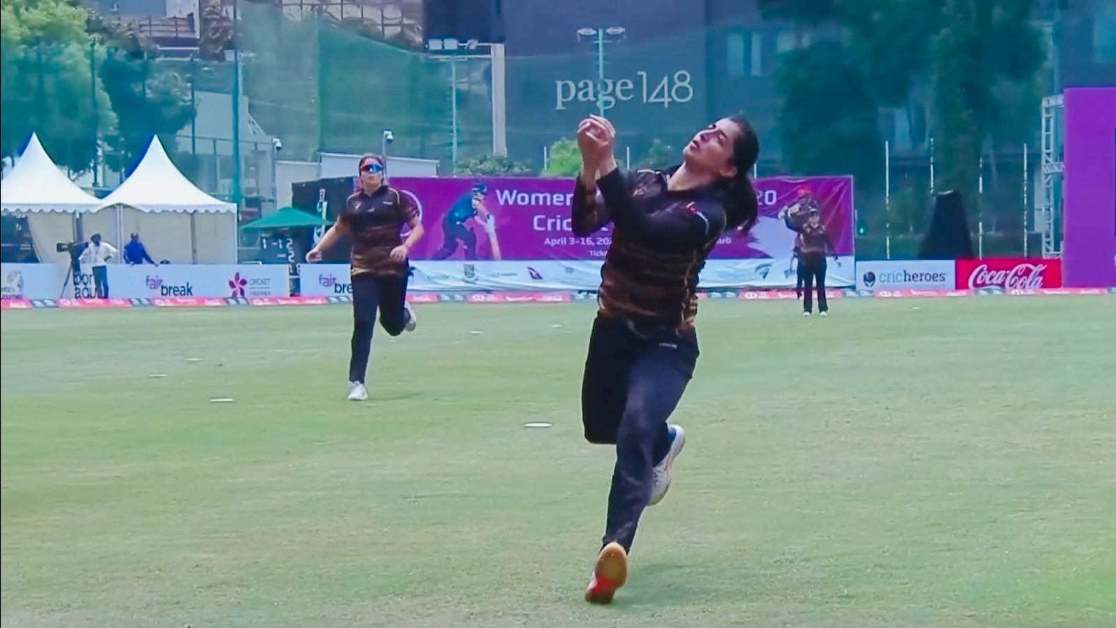 STUNNING! Aliya's remarkable catch