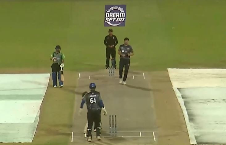 3 for none! Zeeshan Ahmed bags two maidens