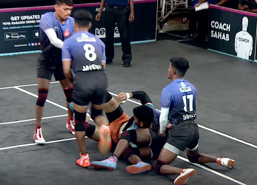 Ajay More brings down Dhule's raiders