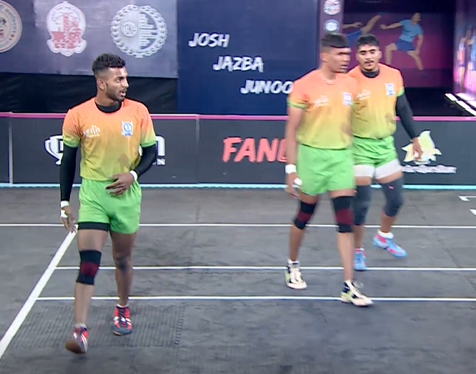 Ajit Chavan slips past Pune with 11 raid points