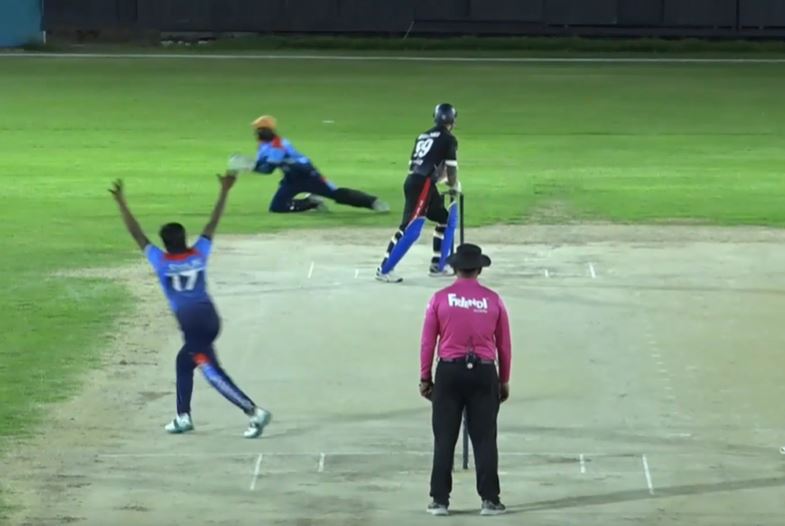 3 for 29! Arjun contains TGS batters