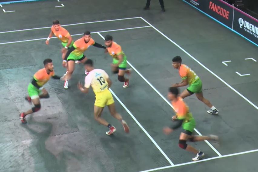 Rushikesh Patil's defence inspires Pune's fightback