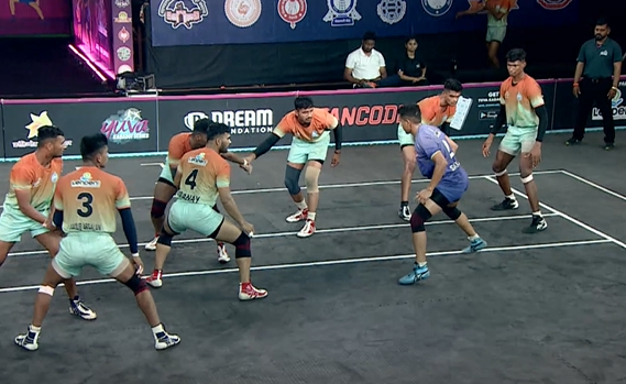 Abhishek Borude's daring tackles against Ratnagiri