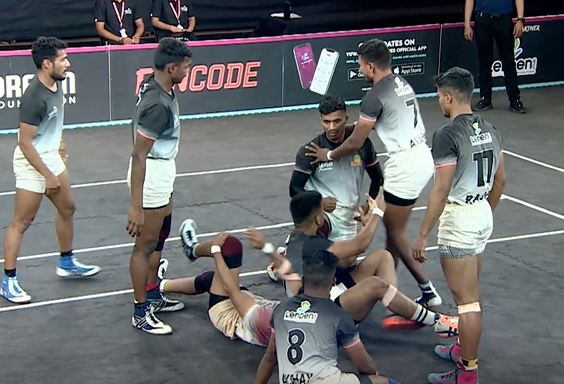 Rutik Kambali puts Ahmednagar on the backfoot