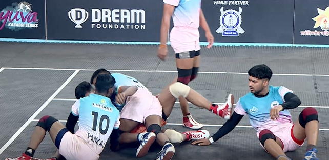 Rahul Gandge's heroic tackles against Dhule