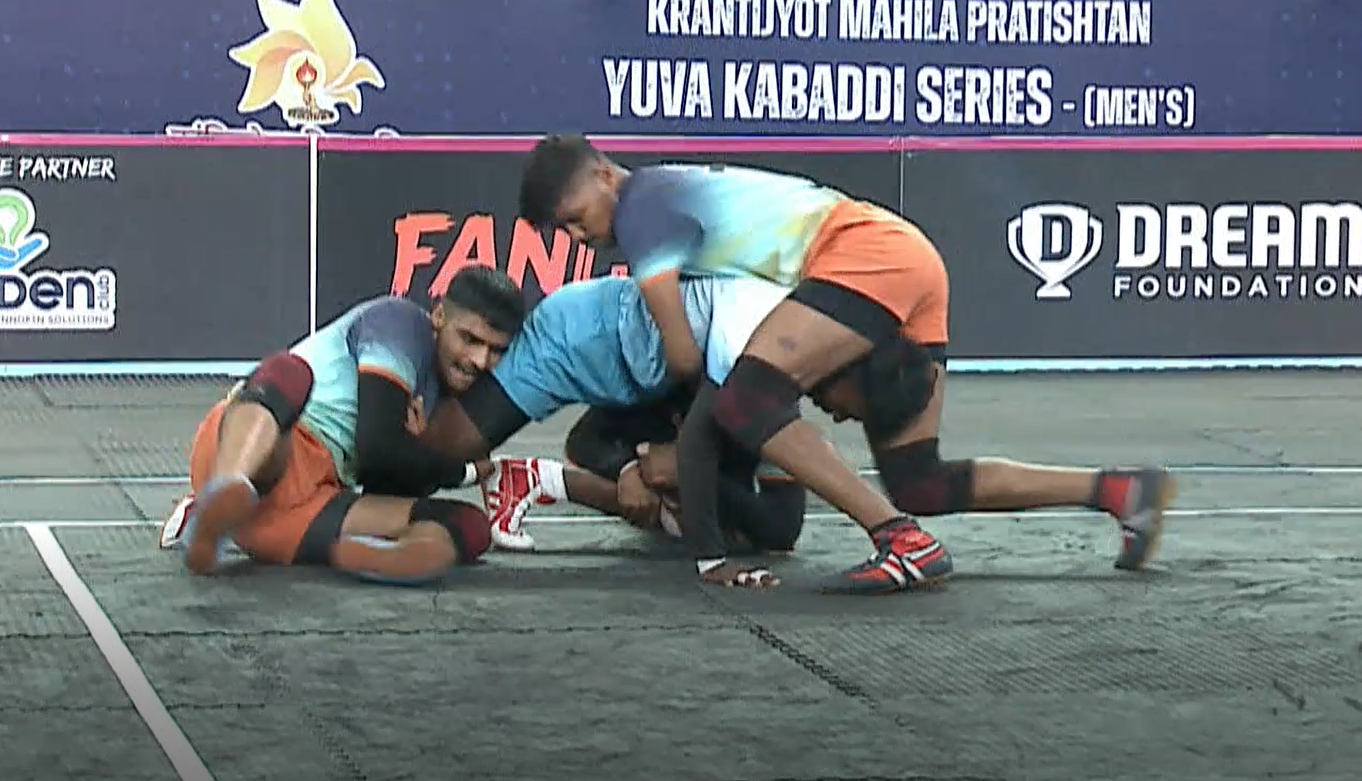 Narendra Kher's gritty tackles put Nandurbar on the backfoot