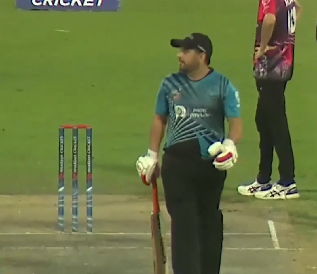 59* off 37! Fayyaz Ahmed guides Future Mattress home
