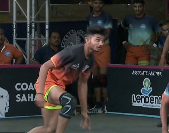 Jayesh Patil stuns Dhule with his clinical raid