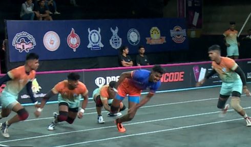 Omkar Patil displays a fine Kamaal moment