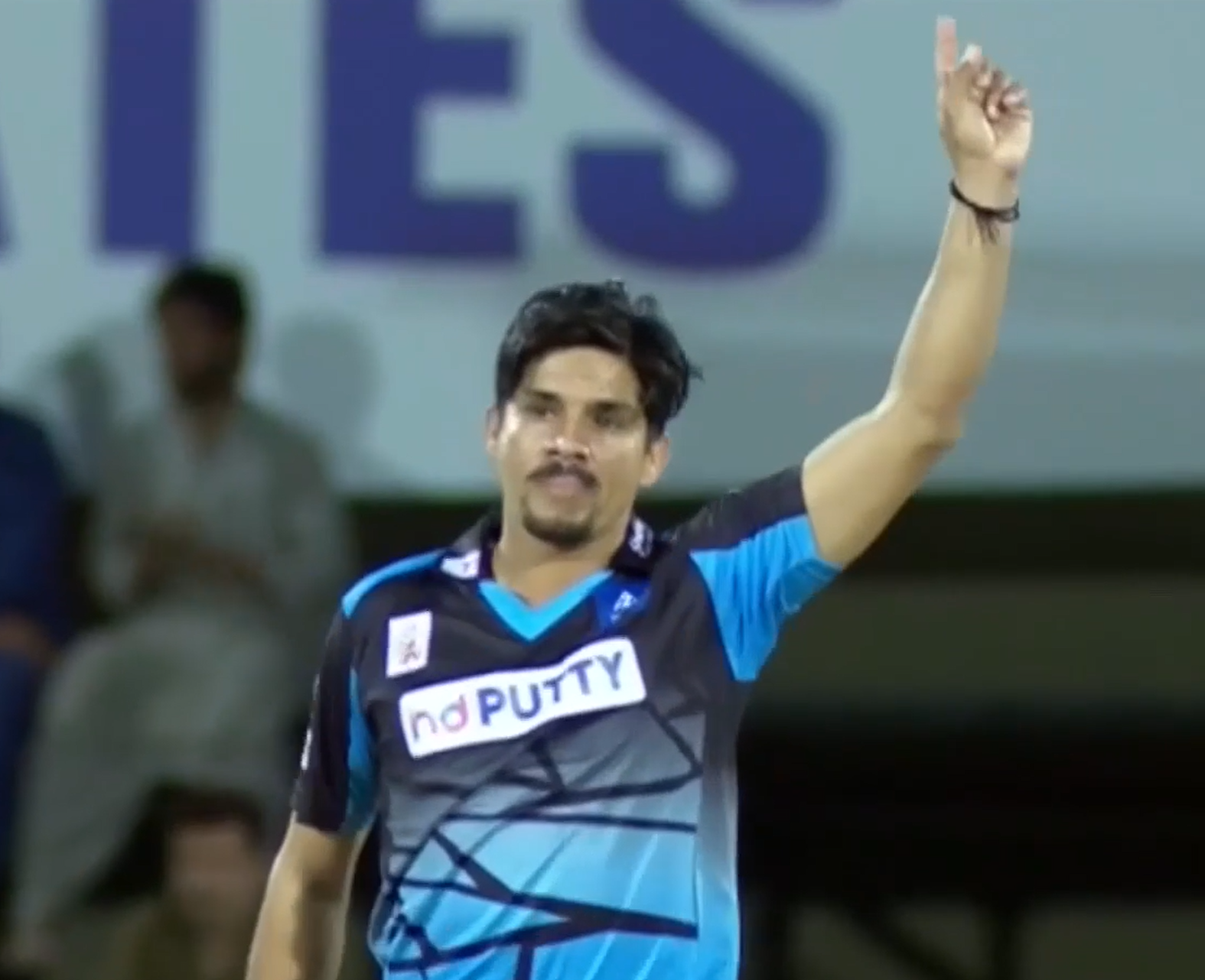 3-fer! Izhar Khan rattles Barrington Crescent