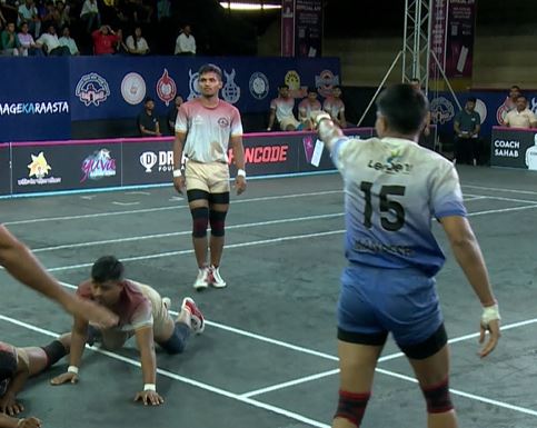 Mangesh Sonawane stuns Ahmednagar with his raid