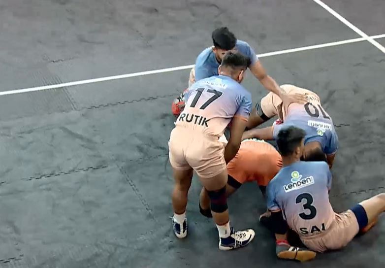 Mighty Mumbai Shahar crush meek Dhule 82-19