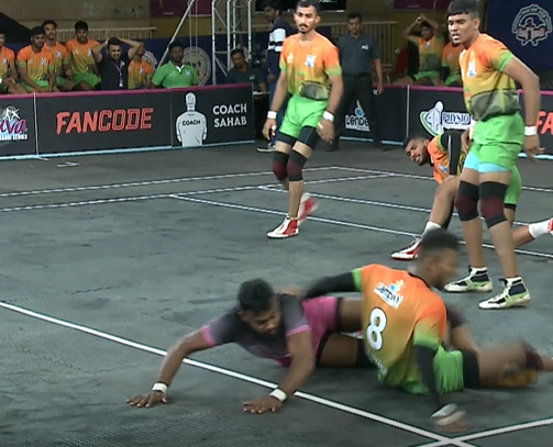 Rahul Savar's kamaal raids against Pune