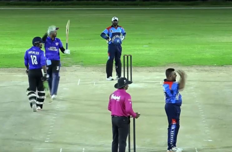 6 Sixes! Nithin Saldhana's 22-ball 52 wreaks havoc