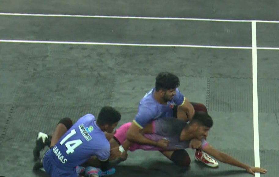 Piyush Patil's nail-biting raid against Raigad