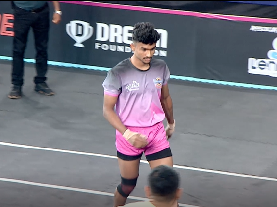 Raj Salunkhe's dazzling raids against Latur