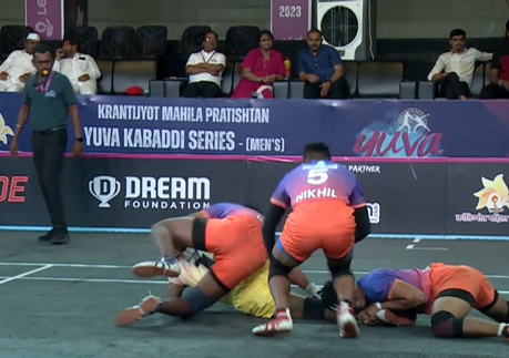 Saiprasad Patil's swashbuckling tackles against Sangli