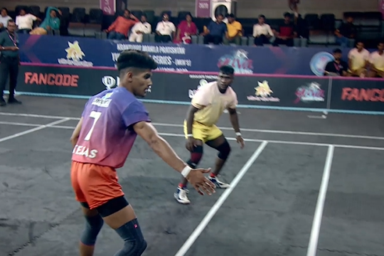 Tejas Patil dents Sangli's defense with 17 raid points