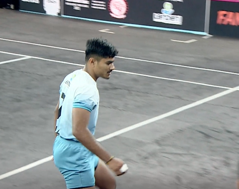 Tejas Khalbhor runs rings around Ratnagiri's defenders