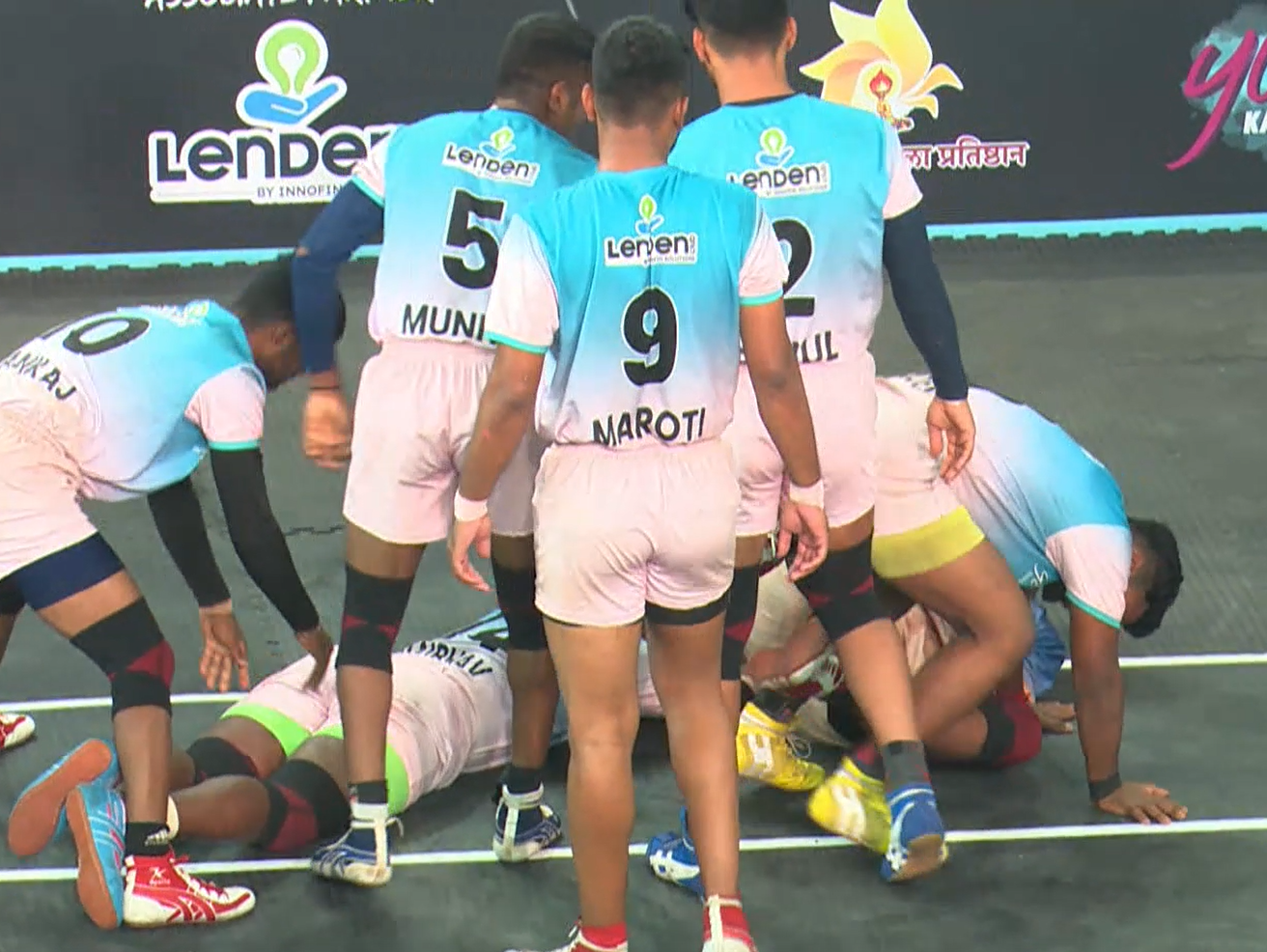 Vaibhav Kamble's sturdy tackles against Mumbai Shehar