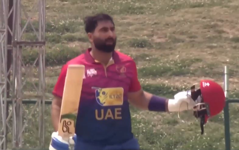 16 SIXES! Muhammed Waseem's 82-ball 160 breaks the bank