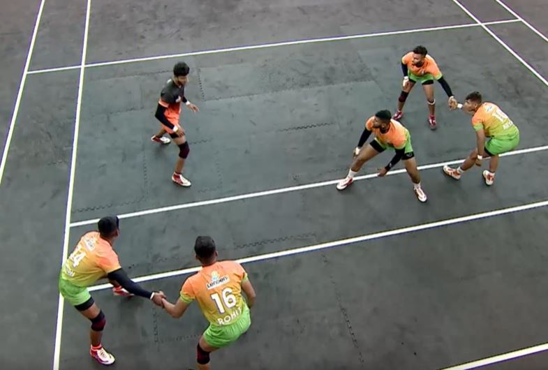 Puissant Pune hold nerves to pip Nashik 43-34