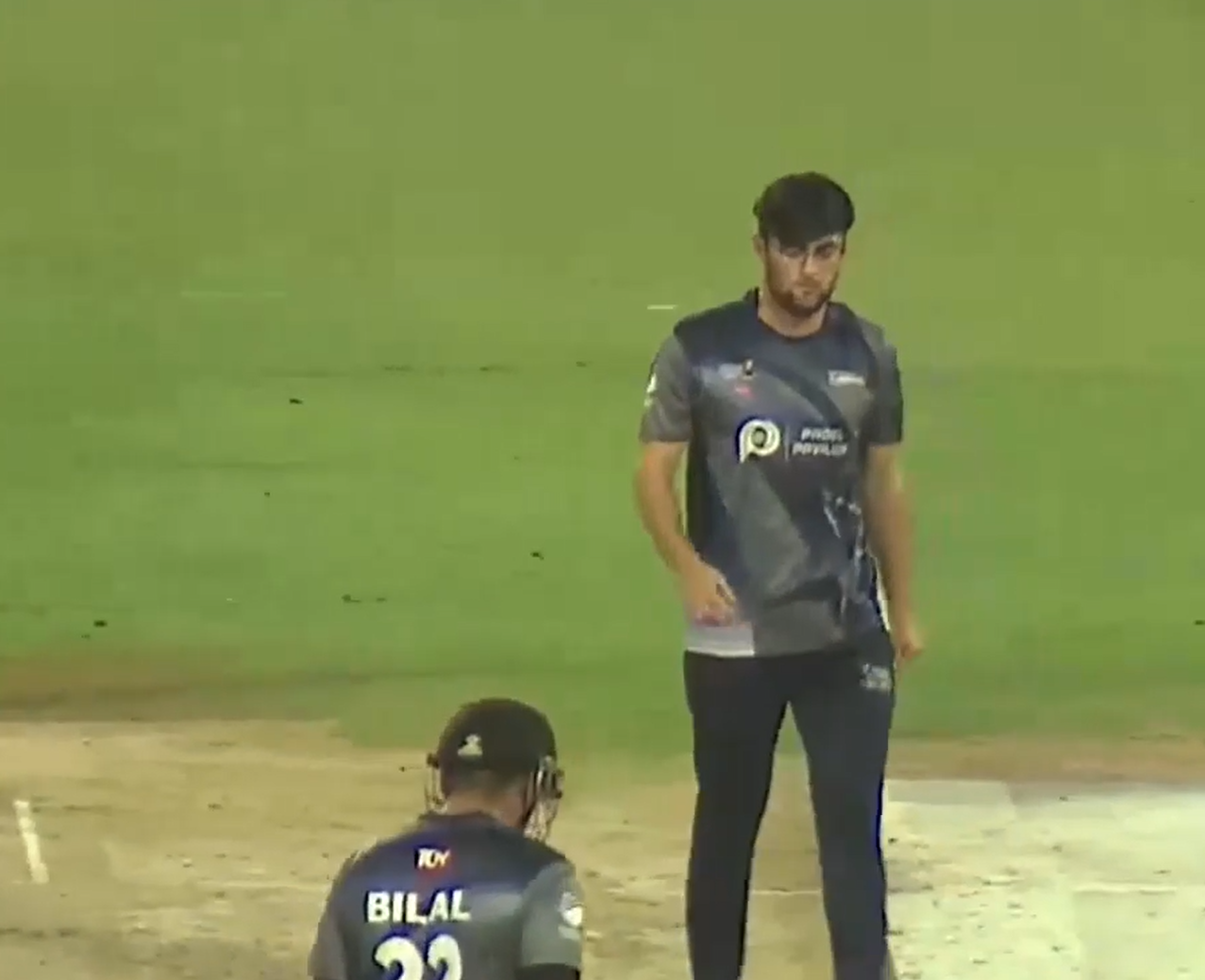 4-fer! Zeeshan Ahmed blows Our Souq to bits