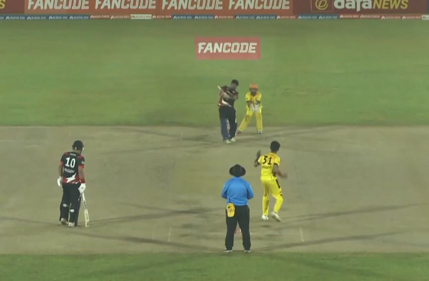 Muhammad Azhar's steady 50* gets Sharjah going