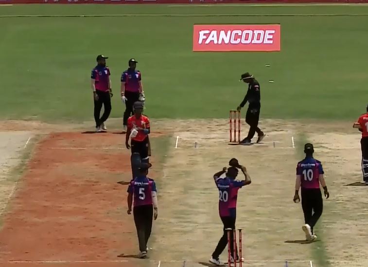 RUN-FEST! Surefire Kings cruise past Royals by 36 runs