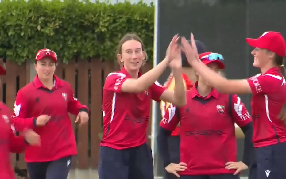 Dragons flatten meek Scorchers by 23 runs