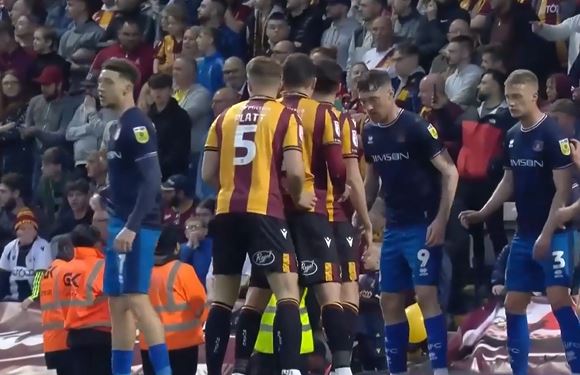 Bradford City hold nerves to edge past Carlisle United 1-0