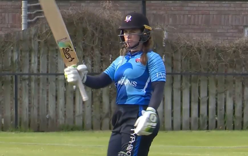 Mary Waldron counterpunches Dragons with valiant 56