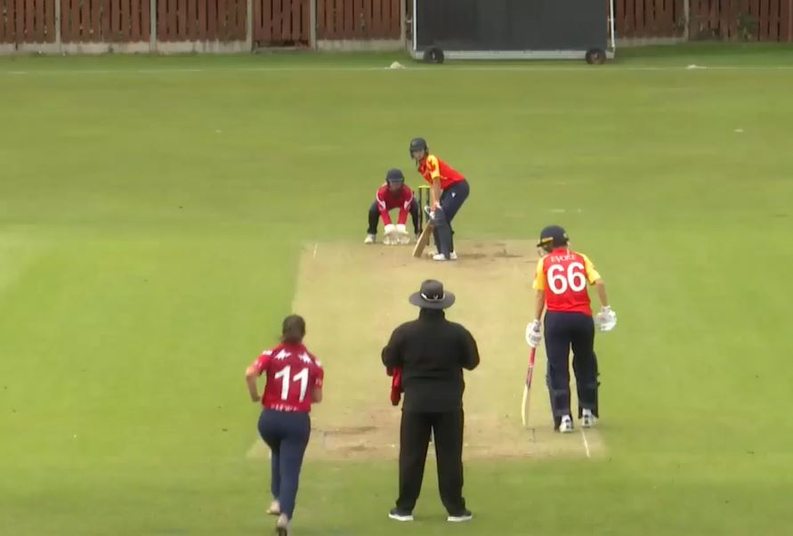 Arlene Kelly shreds Scorchers with 3/12