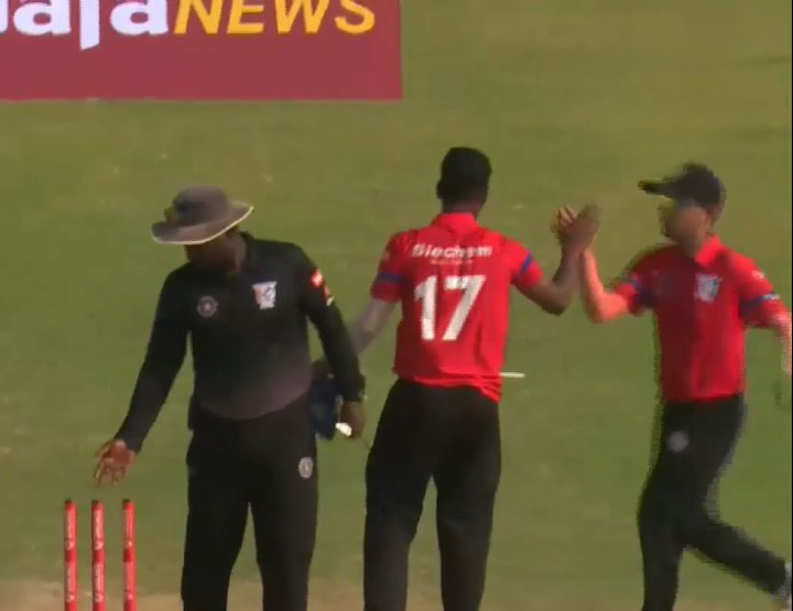 Buoyant Warriors floor Smashers by 16 runs