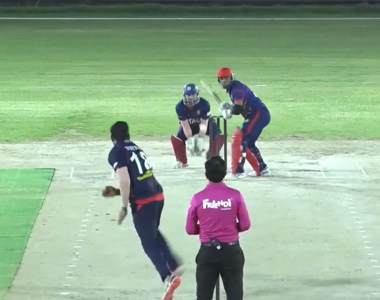 3 for 25! Shiraz Khan dismantles Ceylinco CC