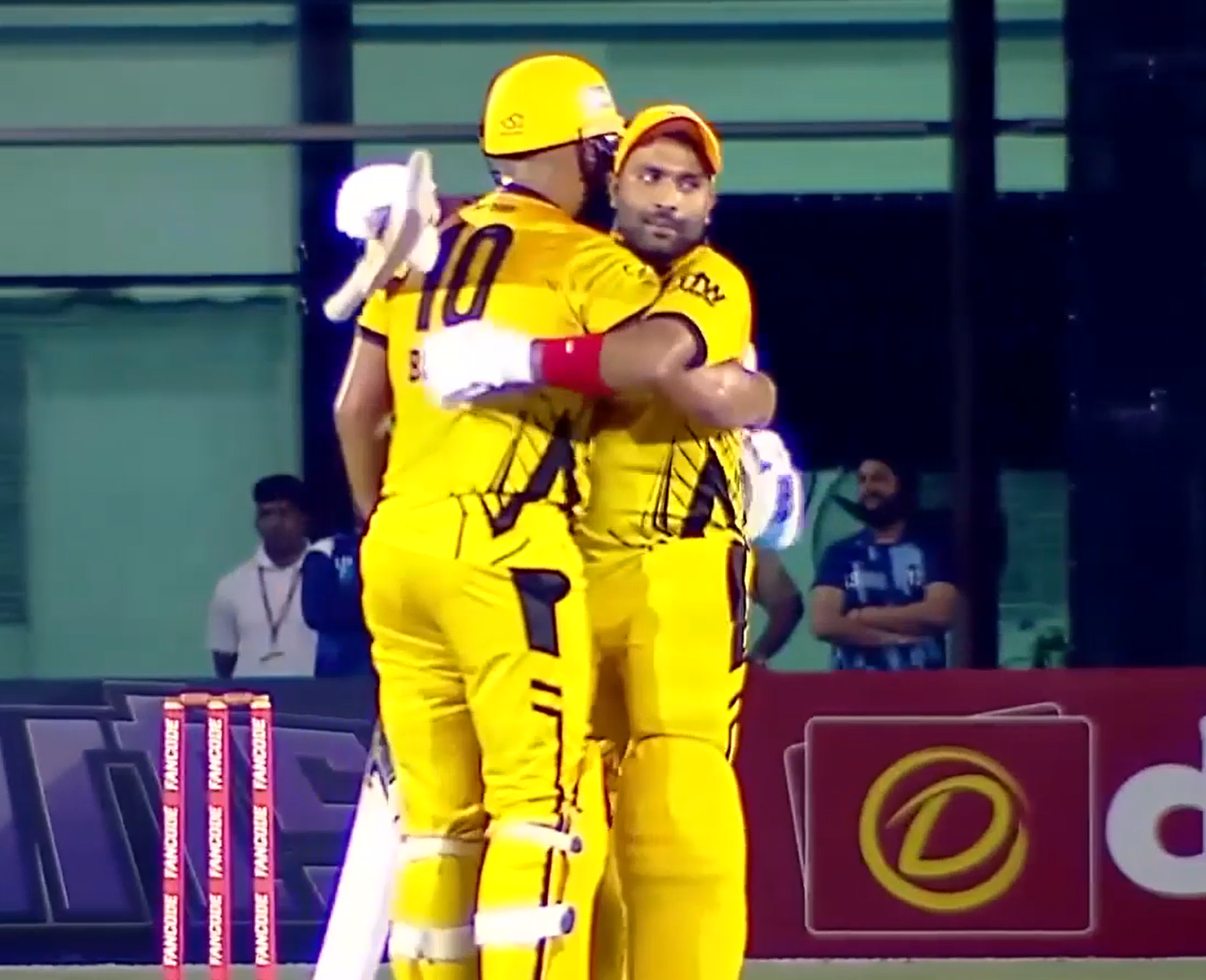 Bold Abu Dhabi crush feeble Ajman by 8 wickets