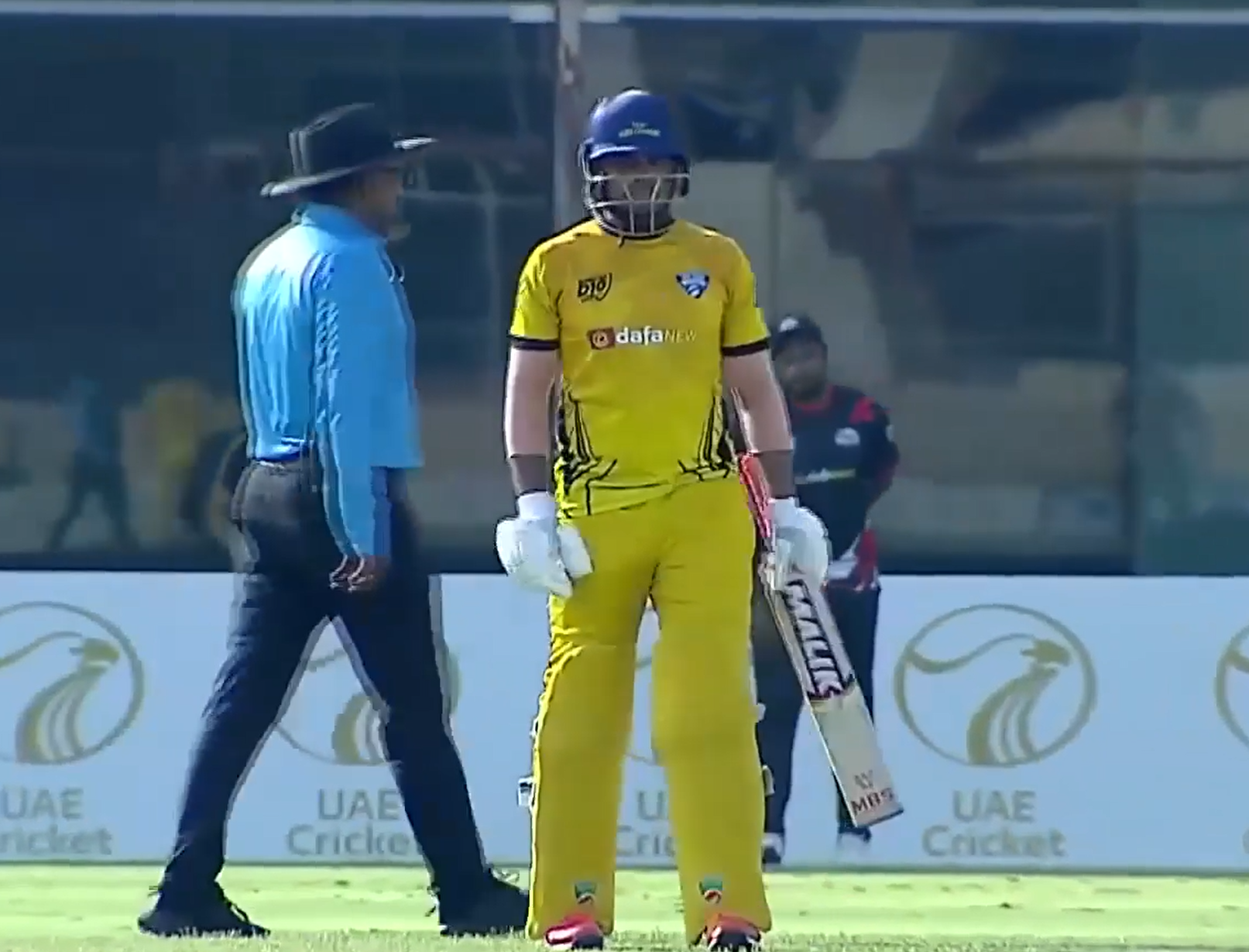 60* off 33! Ali Abid puts on a show