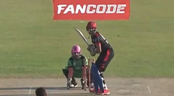 Chundangapoyil anchors Sharjah with his valiant 57