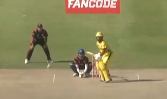 Kamran Atta's sensational 54