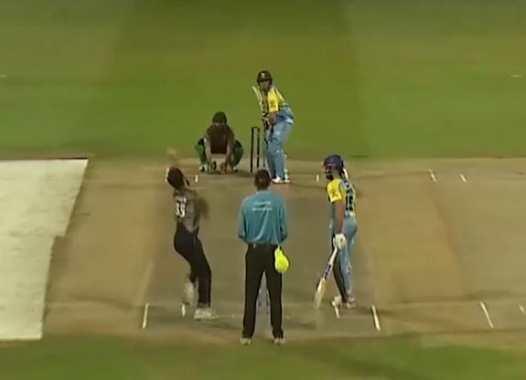 12 fours, 3 sixes! Panoly anchors Strikers with his 81