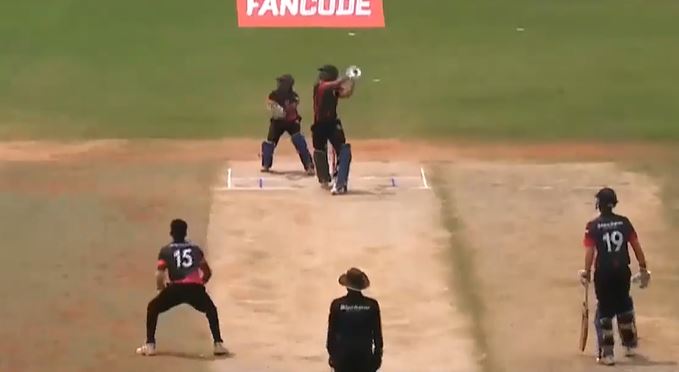 Arunachalam spins his web with a 4-fer