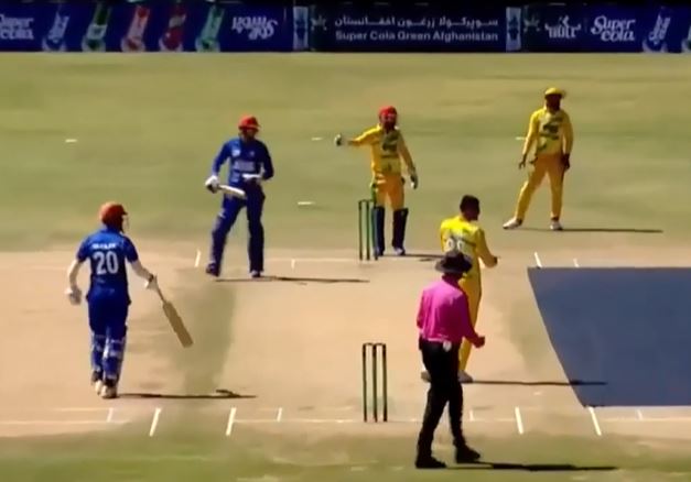 Sediqullah gives smooth start to Defenders with his 50