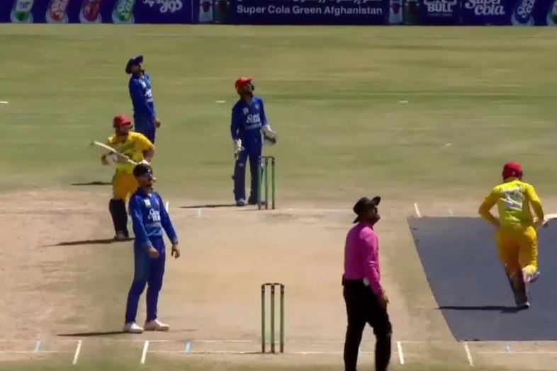 4-fer! Zia Ur Rehman restricts Strikers to 154
