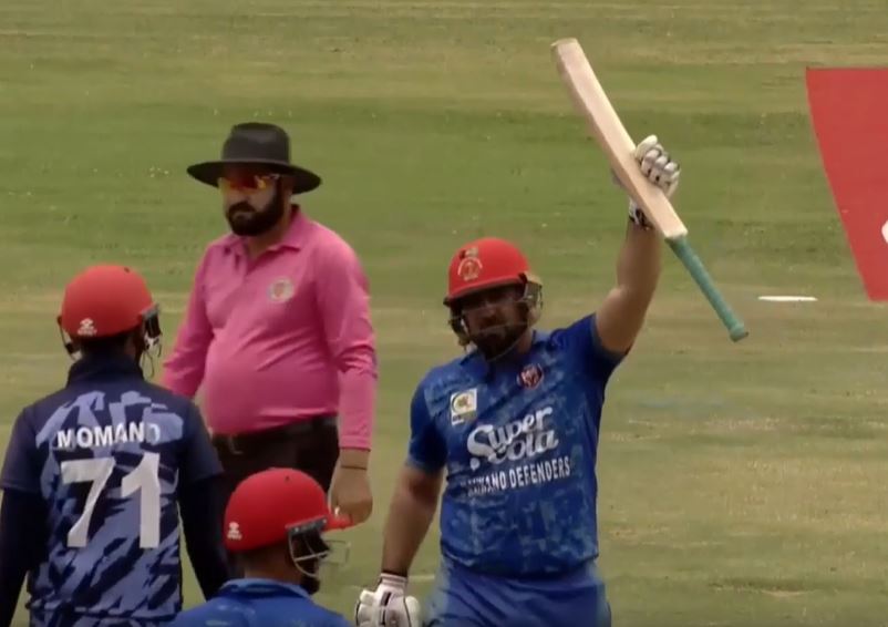 Shinwari's valiant 50 powers Defenders to 326